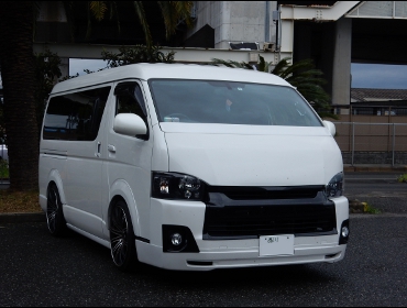 TOYOTA�@�n�C�G�[�X200�n��RECARO�i���J���j�V�[�g����