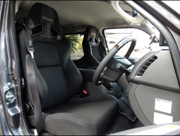 RECARO�i���J���V�[�g�j�@TOYOTA�@�n�C�G�[�X�Ƀ��J���@SR-7F�@Lassic�@�V�[�g�q�[�^�[�t���@BK/SIL�@�~2�r�@����