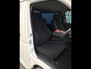 RECARO�i���J���V�[�g�j�@TOYOTA�@�n�C�G�[�X�Ƀ��J���@SR-7F�@KK100�@BK�@����
