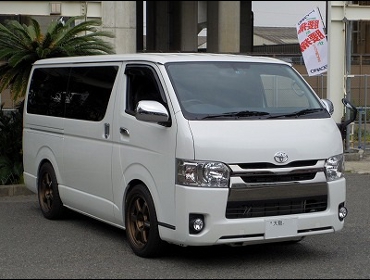 TOYOTA�@�n�C�G�[�X�@200�n��RECARO�i���J���j�V�[�g����