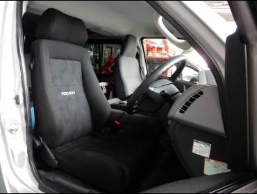 TOYOTA�@�n�C�G�[�X�@KDH201��RECARO�i���J���j�G���S���hD�@BK�@����