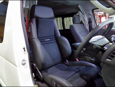 TOYOTA�@�n�C�G�[�X�@200�n�@�Ɂ@RECARO�i���J���j�I���\�y�hDL220HV�@����