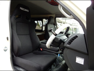 TOYOTA�@200�n�n�C�G�[�X�@�Ɂ@RECARO�i���J���j�@SR-7F�@KK100�@BK�@����