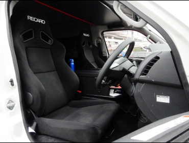 TOYOTA�@�n�C�G�[�X�@�R�~���[�^�[�@�L�����s���O�d�l�@�Ɂ@RECARO�i���J���j�V�[�g�@SR-7F�@KK100�@BK�@�~2�r�@����
