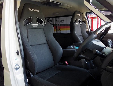 TOYOTA�@�n�C�G�[�X�@���C�h�@�~�h�����[�t�@�Ɂ@RECARO�i���J���j�@SR-7F�@GK100�@BK/BK�@�A�[�����X�g�@�~2�r�@����