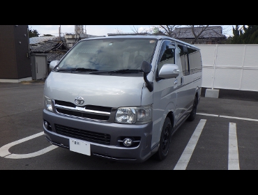 TOYOTA�@200�n�n�C�G�[�X�@1�^�@�Ɂ@RECARO�i���J���j�V�[�g��