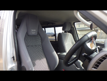 TOYOTA�@200�n�n�C�G�[�X�@1�^�@�Ɂ@RECARO�i���J���j�@LX-F�@IN110�@�O���C�@�A�[�����X�g�̌��t���@����