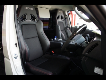 RECARO�i���J���V�[�g�j�@TOYOTA�@�n�C�G�[�X�@200�n�@5�^�f�B�[�[���@�Ɂ@���J���@SR-7F�@Lassic�@BK�@A/R�@�~2�r�@����