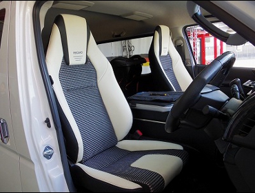 RECARO�i���J���V�[�g�j�@TOYOTA�@�n�C�G�[�X200�n�@4�^�@���C�h�~�h���@�Ɂ@���J���@LX-F�@IL110H�@A/R�@���@�~2�r�@����