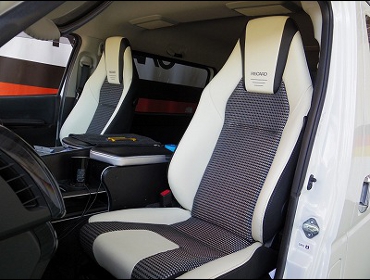 RECARO�i���J���V�[�g�j�@TOYOTA�@�n�C�G�[�X200�n�@4�^�@���C�h�~�h���@�Ɂ@���J���@LX-F�@IL110H�@A/R�@���@�~2�r�@����