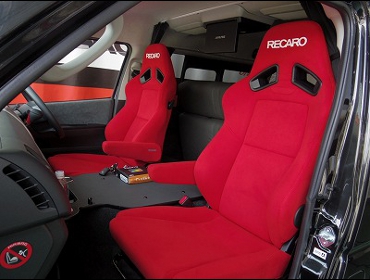 RECARO�i���J���V�[�g�j�@TOYOTA�@�n�C�G�[�X�@4�^�@���S��GL�@2017�N�@�Ɂ@RECARO�i���J���j�@SR-7F�@KK100�@RED�@A/R�@�~2�r�@����