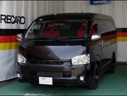 RECARO�i���J���V�[�g�j�@TOYOTA�@�n�C�G�[�X�@4�^�@���S��GL�@2017�N�@�Ɂ@RECARO�i���J���j�@SR-7F�@KK100�@RED�@A/R�@�~2�r�@����