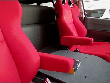 RECARO�i���J���V�[�g�j�@TOYOTA�@�n�C�G�[�X�@4�^�@���S��GL�@2017�N�@�Ɂ@RECARO�i���J���j�@SR-7F�@KK100�@RED�@A/R�@�~2�r�@����