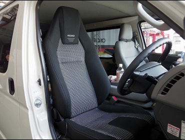 RECARO�i���J���V�[�g�j�@TOYOTA�@�n�C�G�[�X�@�Ɂ@RECARO�i���J���j�@LX-F�@IN110�@BK�@����