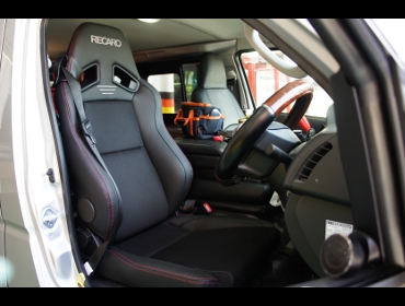 RECARO�i���J���V�[�g�j�@TOYOTA�@200�n�n�C�G�[�XDX�@�Ɂ@RECARO�i���J���j�@SR-7F�@Lassic�@BK�@�V�[�g�q�[�^�[�t���@BK�iA/R�j�@����