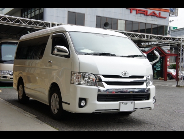 TOYOTA�@�n�C�G�[�X�@�Ɂ@RECARO�i���J���j�V�[�g����