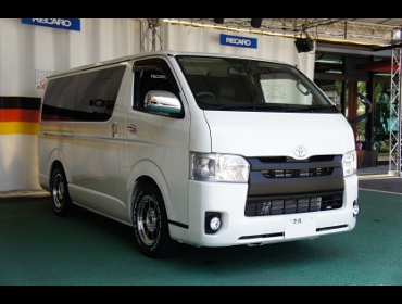 TOYOTA�@�n�C�G�[�X�@2018�N�@�Ɂ@RECARO�i���J���j�V�[�g����