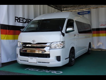 TOYOTA�@�n�C�G�[�X�@�R�~���[�^�[�@4�^�@�Ɂ@RECARO�i���J���j�V�[�g����