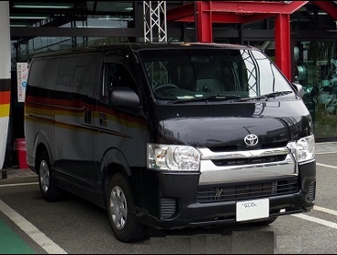 TOYOTA�@�n�C�G�[�X�@200�n�@�Ɂ@RECARO�i���J���j�V�[�g����