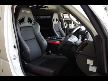 TOYOTA�@���W�A�X�G�[�X�@200�n�@5�^�@�~�h�����[�t�@�i2018�N�j�@�Ɂ@RECARO�i���J���j�@SR-7F�@Lassic�@BK�@A/R�^�C�v�@�~2�r�@����
