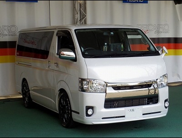 TOYOTA�@�n�C�G�[�X�@4�^�i2016�N�j�@�Ɂ@RECARO�i���J���j�V�[�g����