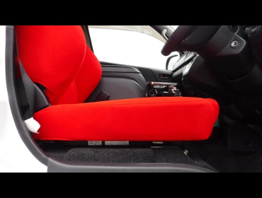 RECARO�i���J���V�[�g�j�@TOYOTA�@�n�C�G�[�X�@3�^�@�ŏI�^�@S-GL�i2013�N�j�@�Ɂ@���J���@SR-7F�@KK100�@RED�@����