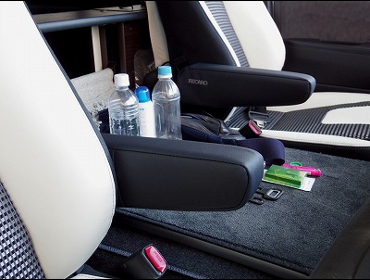 RECARO�i���J���V�[�g�j�@TOYOTA�@�n�C�G�[�X�@�Ɂ@���J���@LX-F�@IL110H�@���@�A�[�����X�g�t���@�~2�r�@����