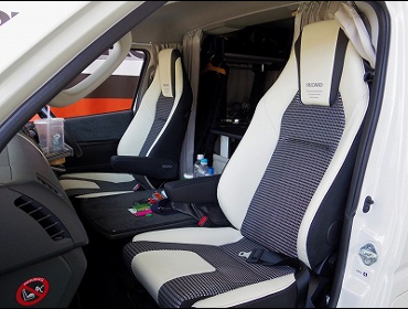 RECARO�i���J���V�[�g�j�@TOYOTA�@�n�C�G�[�X�@�Ɂ@���J���@LX-F�@IL110H�@���@�A�[�����X�g�t���@�~2�r�@����