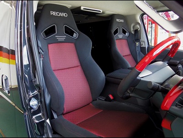 RECARO�i���J���V�[�g�j�@TOYOTA�@�n�C�G�[�X�@4�^�@�Ɂ@���J���@SR-7F�@GK100�@BK/RED�iA/R�^�C�v�j�@�~2�r�@����