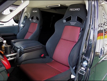 RECARO�i���J���V�[�g�j�@TOYOTA�@�n�C�G�[�X�@4�^�@�Ɂ@���J���@SR-7F�@GK100�@BK/RED�iA/R�^�C�v�j�@�~2�r�@����