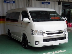 TOYOTA�@�n�C�G�[�X���S���@200�n�@5�^�i2018�N�j�@�Ɂ@RECARO�i���J���j�@SR-7F�@Lassic�@BK�@A/R�@����