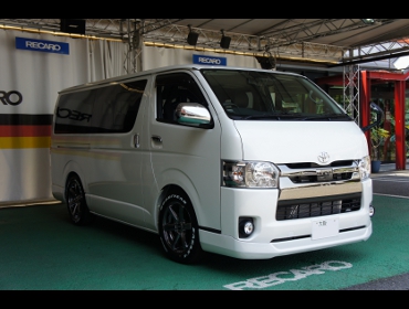 TOYOTA�@�n�C�G�[�X�@5�^�@�f�B�[�[���@�i���[�i2018�N�j�@�Ɂ@RECARO�i���J���j�V�[�g����