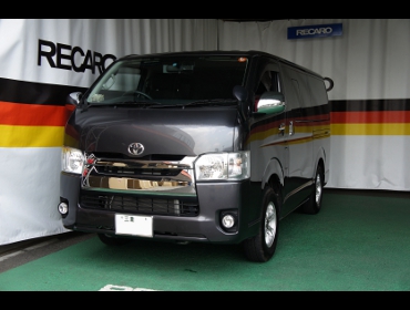 TOYOTA�@�n�C�G�[�X�@200�n�@�Ɂ@RECARO�i���J���j�V�[�g����