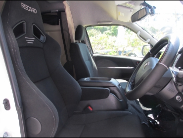 RECARO�i���J���V�[�g�j�@TOYOTA�@�n�C�G�[�X200�n�@4�^�@�X�[�p�[�����O�@�L�����s���O�@�Ɂ@SR-7F�@GK100�@BK/BK�@�A�[�����X�g�t���@����