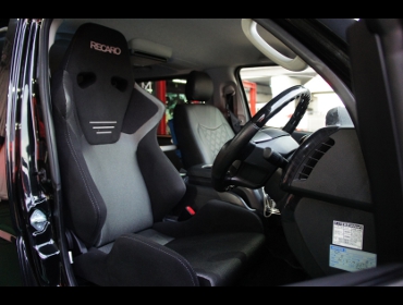 RECARO�i���J���V�[�g�j�@TOYOTA�@�n�C�G�[�X�@4�^�i2016�N�j�@�Ɂ@SR-6�@GK100S�@BK/SIL�@����