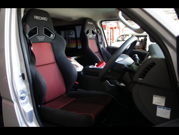 RECARO�i���J���V�[�g�j�@TOYOTA�@�n�C�G�[�X�o��200�n�@5�^�@�X�[�p�[GL�@�f�B�[�[���@�W���{�f�B�i2018�N�j�@�Ɂ@���J���@SR-7F�@GK100�@BK/RED�@�~2�r�@����