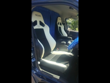 RECARO�i���J���V�[�g�j�@TOYOTA�@�n�C�G�[�X�@200�n�@4�^�@���C�h�{�f�B�@�K�\�����ԁ@TRH211K�@�Ɂ@RECARO�i���J���j�@SR-7F�@Lassic ���@�A�[�����X�g�@�~2�r�@����