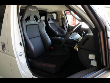 TOYOTA�@�n�C�G�[�X5�^�@�i���[�@�f�B�[�[���@�Ɂ@RECARO�i���J���j�@SR-7F�@���V�b�N�@A/R�@BK�@�~2�r�@����