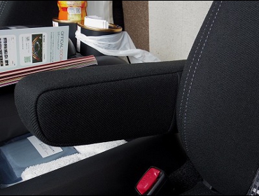 RECARO�i���J���V�[�g�j�@TOYOTA�@�n�C�G�[�X�i2018�N�j�@�Ɂ@RECARO�i���J���j�@LX-F IN110 BK �A�[�����X�g�t���@�V�[�g�q�[�^�[�t���@���@LX-F IN110 BK�@�A�[�����X�g�t���@����