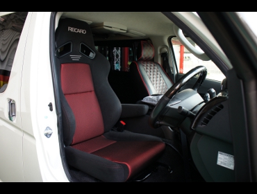 TOYOTA�@�n�C�G�[�X�@�Ɂ@RECARO�i���J���j�@SR-7F GK100�@BK/RED�@�A�[�����X�g�t���@����
