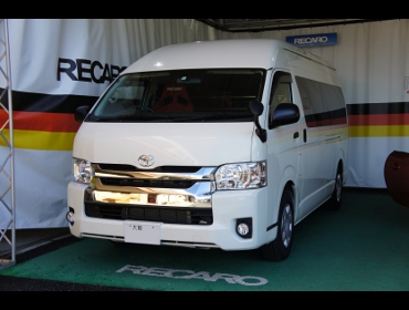 TOYOTA�@�n�C�G�[�X�@DX�@���C�h�@�Ɂ@RECARO�i���J���j�@SR-7F�@KK100�@RED�@�A�[�����X�g�t���@����