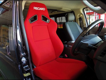 RECARO�i���J���V�[�g�j�@TOYOTA�@�n�C�G�[�X�@�Ɂ@RECARO�i���J���j�@SR-7F�@KK100�@RED�@�V�[�g�q�[�^�[�t���@����