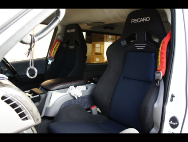 TOYOTA�@�n�C�G�[�X�@200�n�@�Ɂ@RECARO�i���J���j�@SR-7�@GK100�@BK/�u���[�@�~���E����