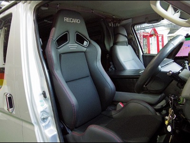 RECARO�i���J���V�[�g�j�@TOYOTA�@�n�C�G�[�X�o���@�Ɂ@RECARO�i���J���j�@SR-7�@Lassic�@BK�@����