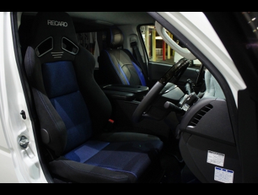 RECARO�i���J���V�[�g�j�@TOYOTA�@�n�C�G�[�X�@200�n�@5�^�@�i���[�@�f�B�[�[���i2018�N�j�@�Ɂ@RECARO�i���J���j�@SR-7F�@GK100�@BK/BL�@����