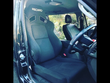 RECARO�i���J���V�[�g�j�@TOYOTA�@�n�C�G�[�X�@4�^�@���C�h�@�Ɂ@RECARO�i���J���j�@SR-7F�@KK100�@BK�@����