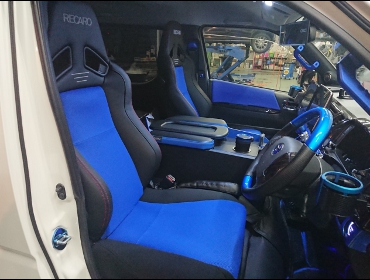 TOYOTA�@�n�C�G�[�X�@�Ɂ@RECARO�i���J���j�@SR-7F�@Lassic�@BK�@���[�ƂЁ[���[���@�~���E�@����