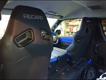 RECARO�i���J���V�[�g�j�@TOYOTA�@�n�C�G�[�X�@�Ɂ@RECARO�i���J���j�@SR-7F�@Lassic�@BK�@���[�ƂЁ[���[���@�~���E�@����