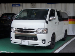 TOYOTA�@�n�C�G�[�X�@5�^�@�f�B�[�[���i2018�N�j�@�Ɂ@RECARO�i���J���j�@SR-7F�@GK100�@BK/BK�@���@SR-7F�@KK100�@BK�@����