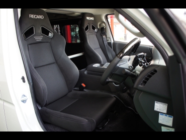 TOYOTA�@�n�C�G�[�X�@5�^�@�f�B�[�[���i2018�N�j�@�Ɂ@RECARO�i���J���j�@SR-7F�@GK100�@BK/BK�@���@SR-7F�@KK100�@BK�@����